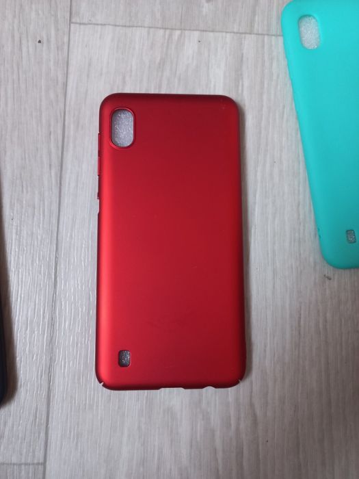 Чехлы на телефон