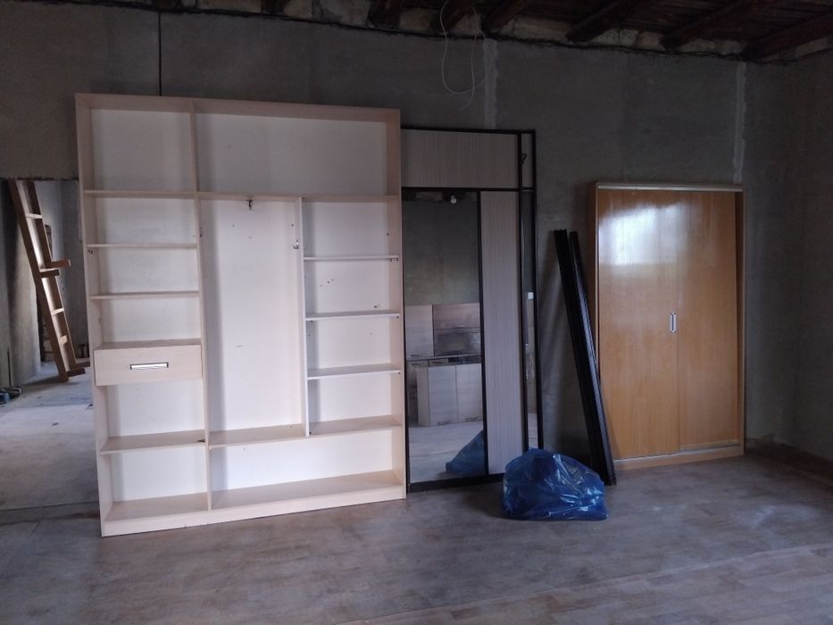 Обувной дверь купе