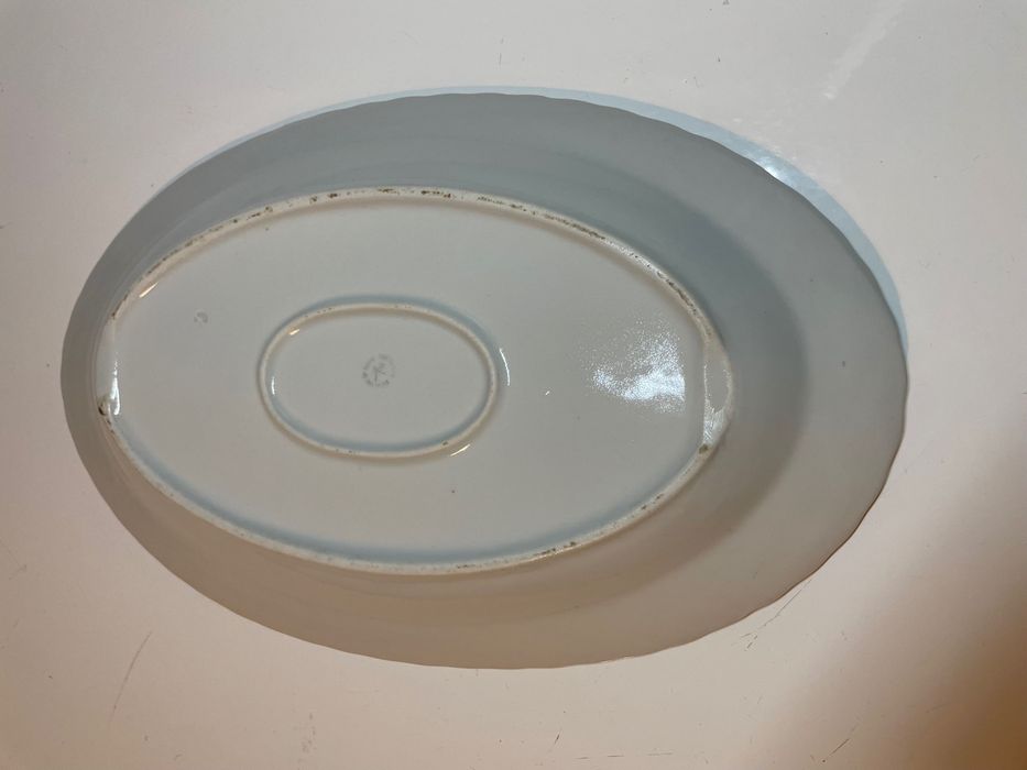 Голямо елипсовидно, порцеланово плато с маркировка