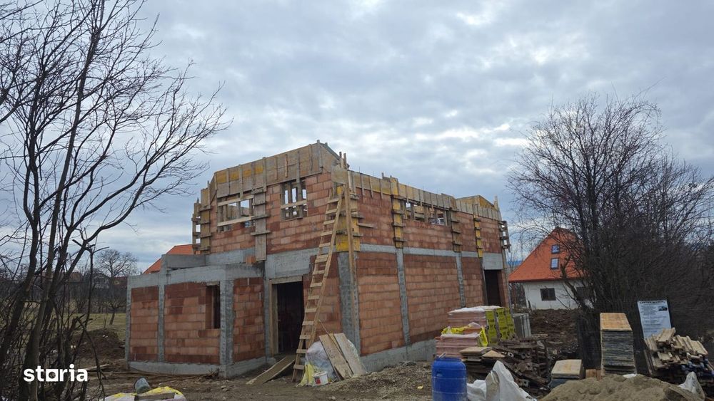 Casa individuala,Salicea,zona centrala,5 camere,teren 1100mp