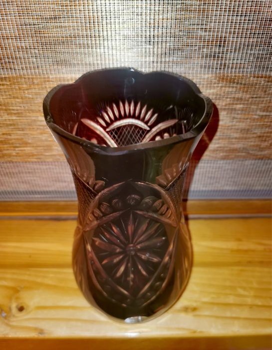 Антикварена кристална ваза червено черена рядка BAZAU PERLA LUX