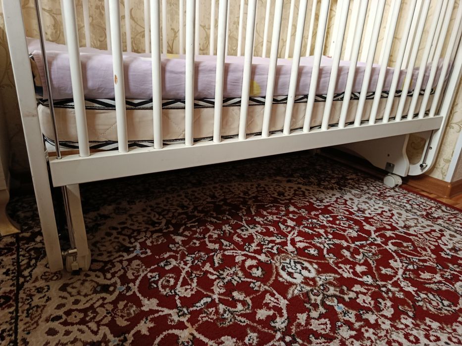 Продается детская кровать с лелкой