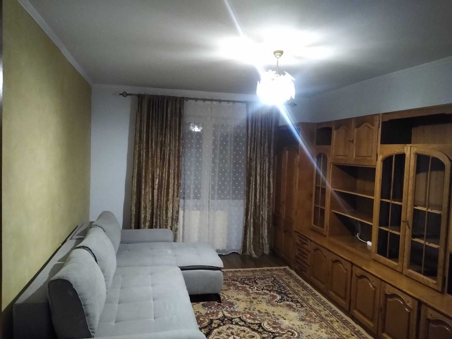 Inchiriez apartament