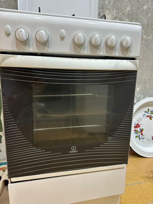 Продам газовую кух.плиту