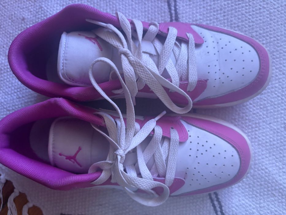 nike jordan обувки