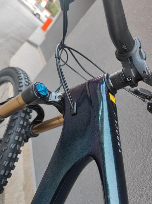 Нов Карбонов Велосипед 29" Giant 1х12 Sram Gx Fox Valve Live Bluetooth