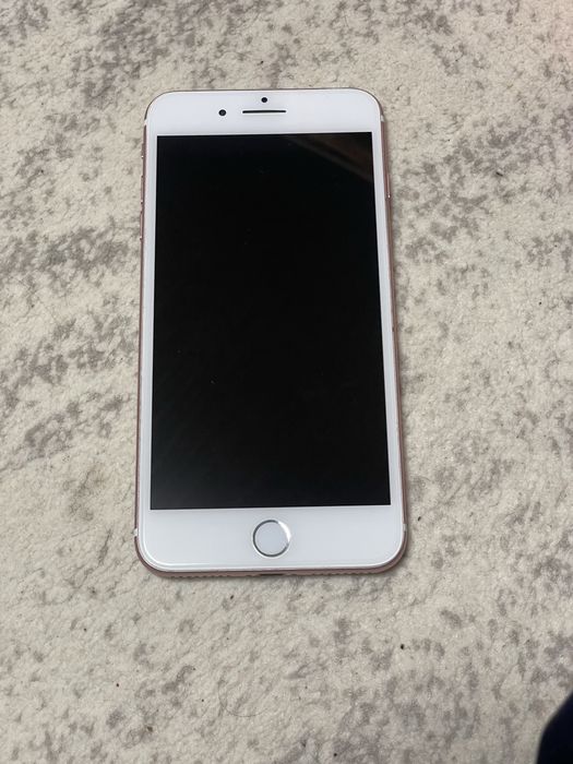 Vand iphone 7 plus de  32 de giga
