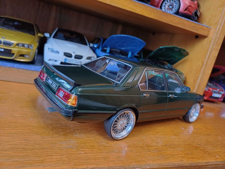 Колекционерски модел/ BMW 7-ма серия/ E23 733i/KKscale 1/18/ тъмнозелен