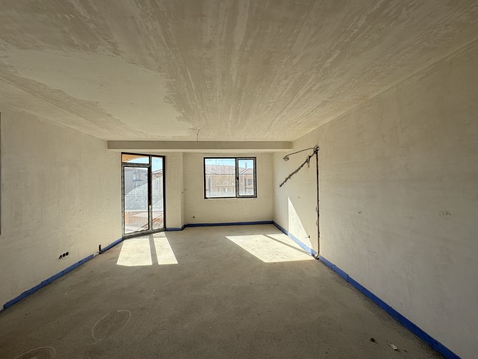 Продава ново съроителство в гр. Казанлук