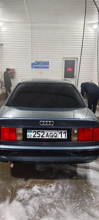 Машина ауди 100 сатылад