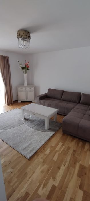 Apartament de închiriat cu 2 camere, zona Stadion