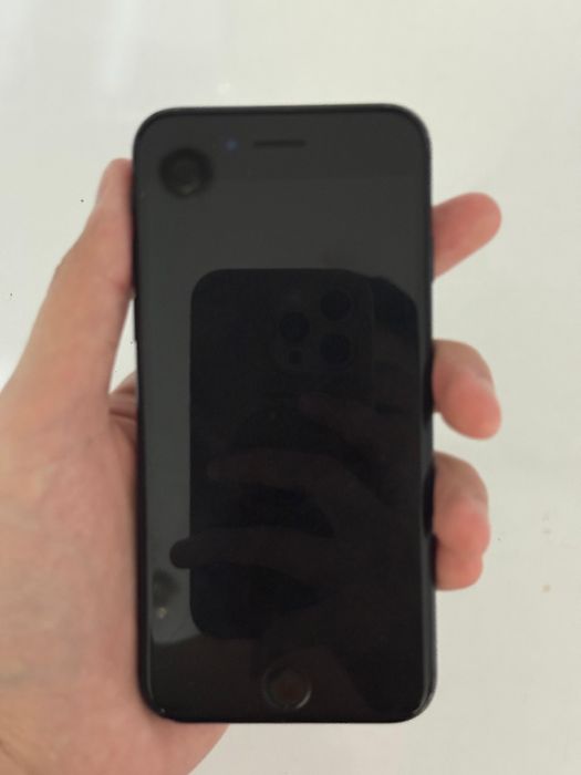 Продам iphone Se 2020