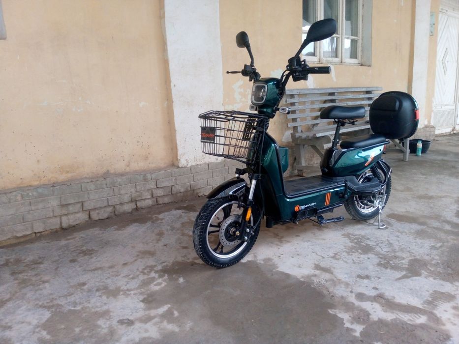 Skuter demanch tezlik 55 bir zaryadda 90km yuridi pulini kelishmiz