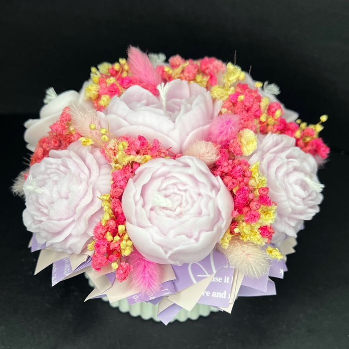 Aranjamente florale handmade cu lumanari din ceara de soia