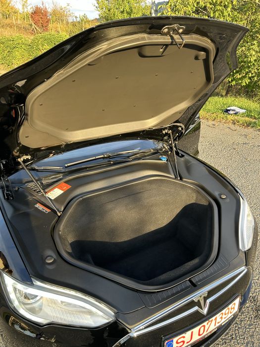 TESLA Model S 2015 — imagine 2