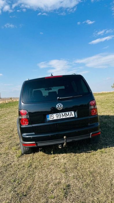 VOLKSWAGEN Touran 0 — imagine 4