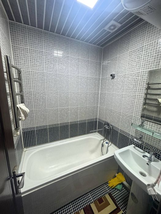 Сдаётся квартира,метро Чилонзар 16 квартал 1в2/4/4 укомплектованная !