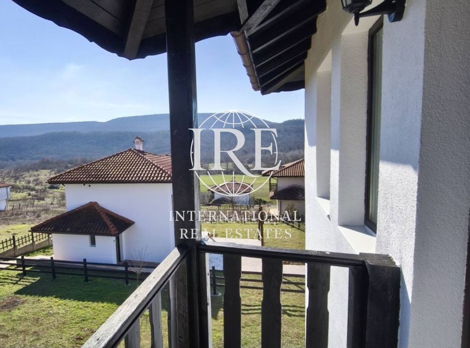 Двуетажна къща с панорамна гледка до морето! Живописна природа! Еколо