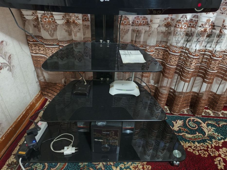 Подставка для телевизора
