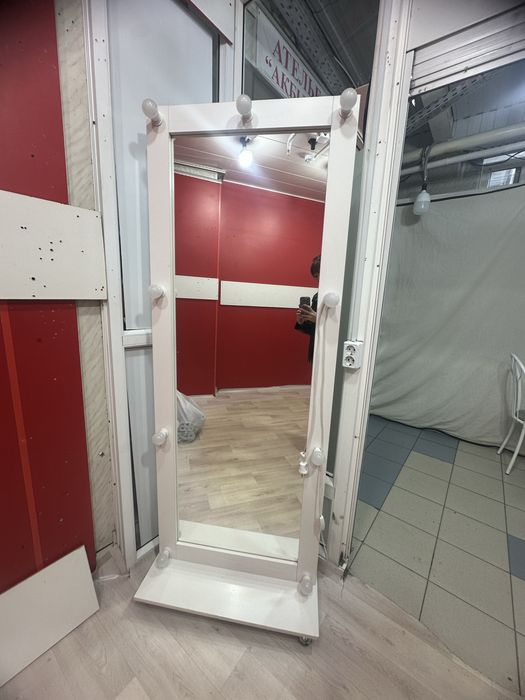 Продам зеркало для бутика