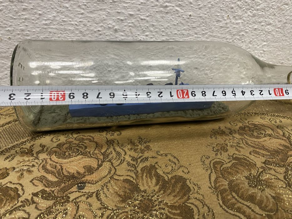 Военен кораб в бутилка