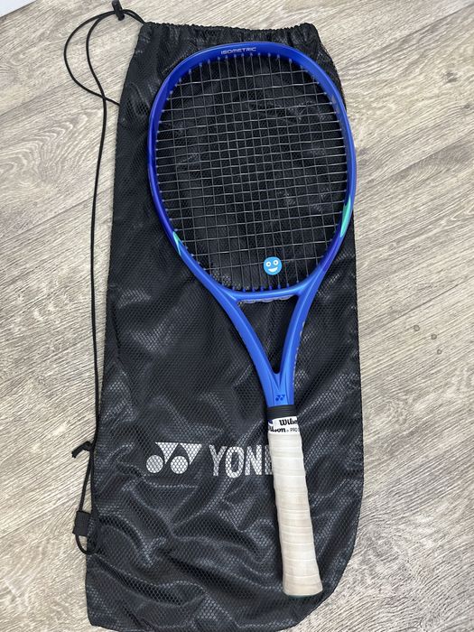 Racheta Yonex EZONE 100 - Blast Blue.