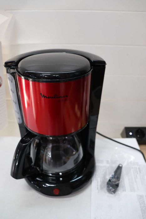 Moulinex Subito FG360D филтърна кафе машина, стъклена кана, 10-15 чаши, капацитет 1.25 л, функция за автоматично изключване,  неръждаема стомана