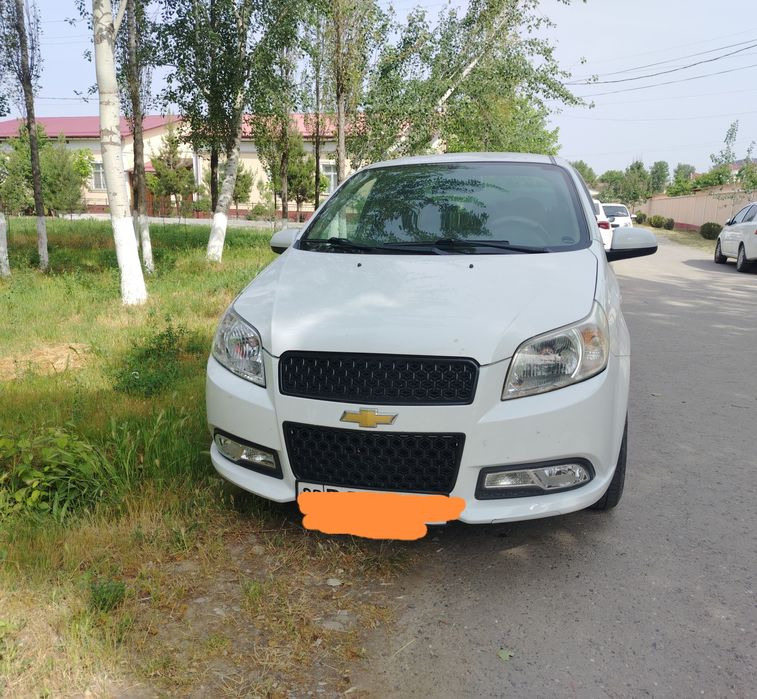 Нексия 3 беживий салон