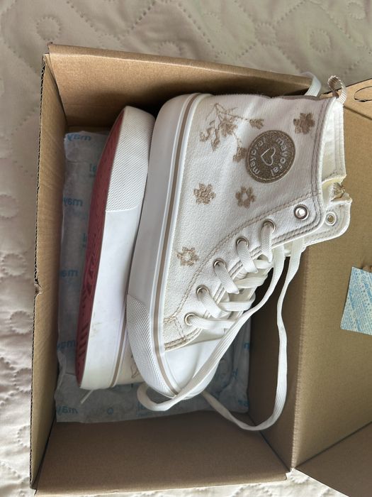 Детски кецове и дънков комплект