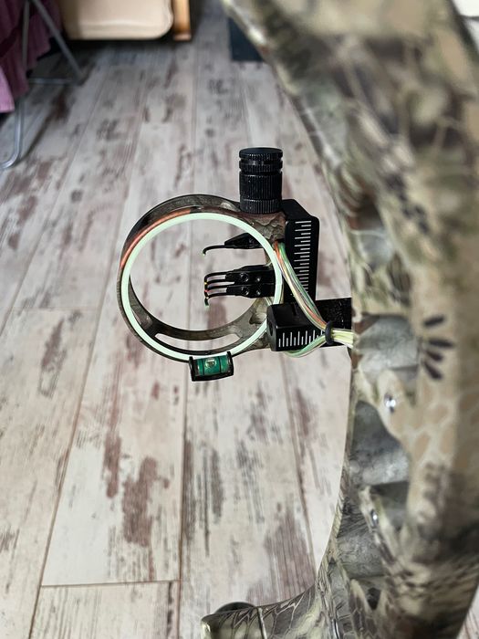 Лък /compound bow