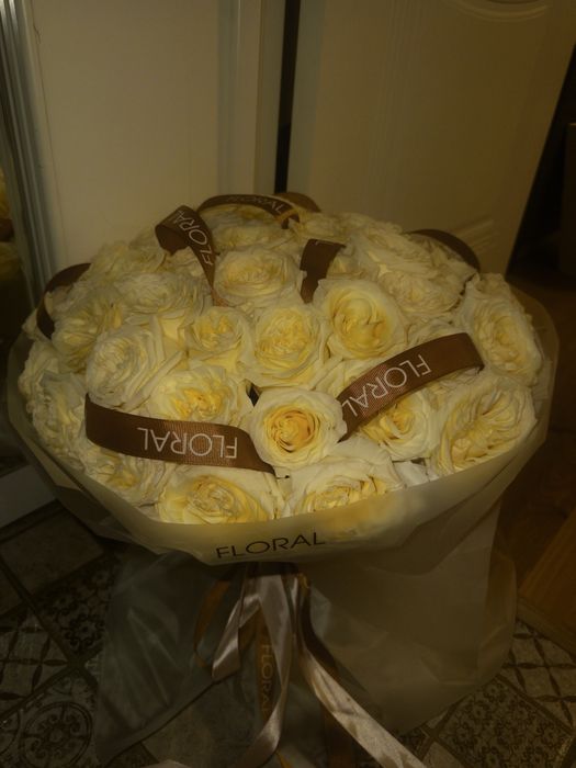 Продам свежие цветы 51шт