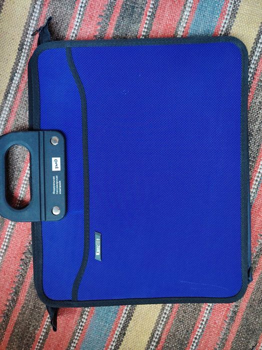 Сумка кожанная и для документов  ноутбука