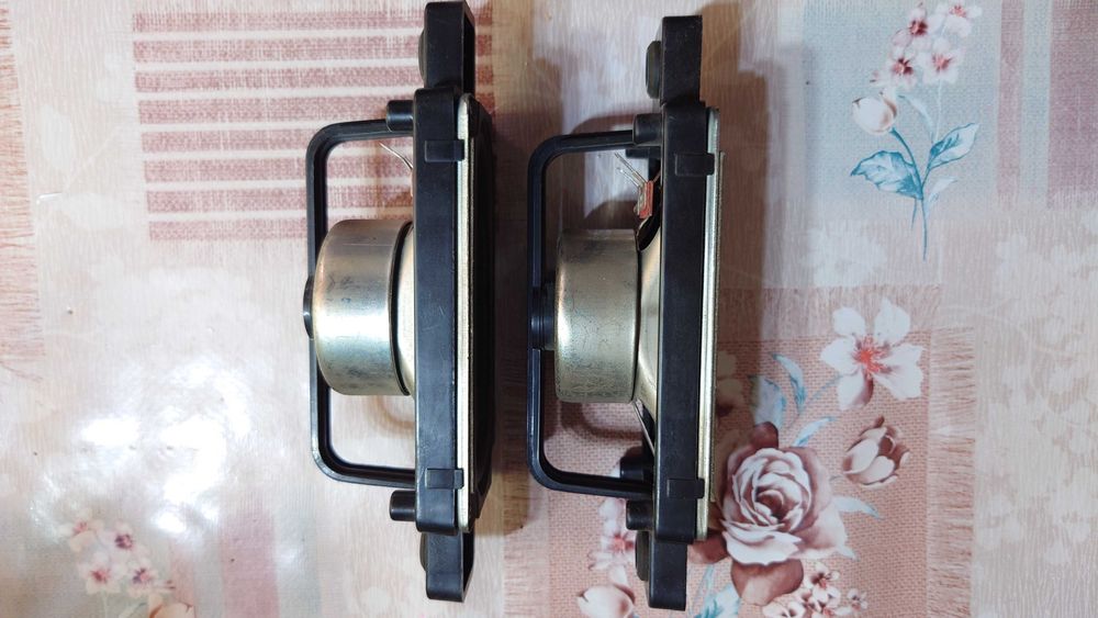 Пара динамиков 10Вт (8ом)