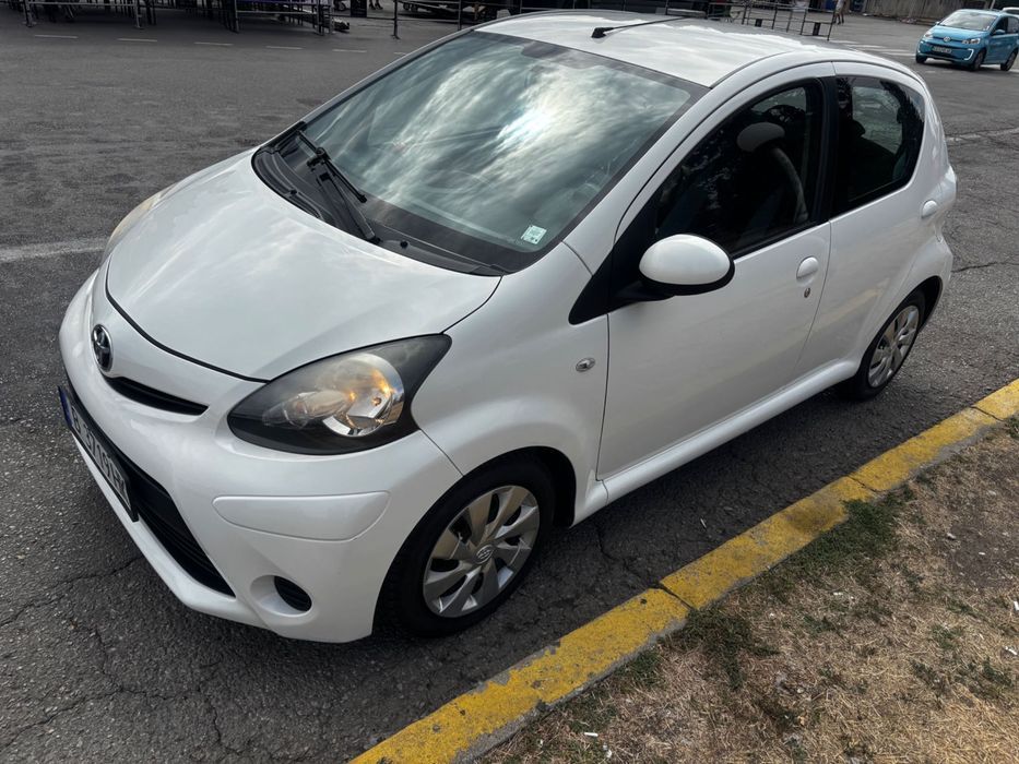 TOYOTA AYGo 97000 км автомат