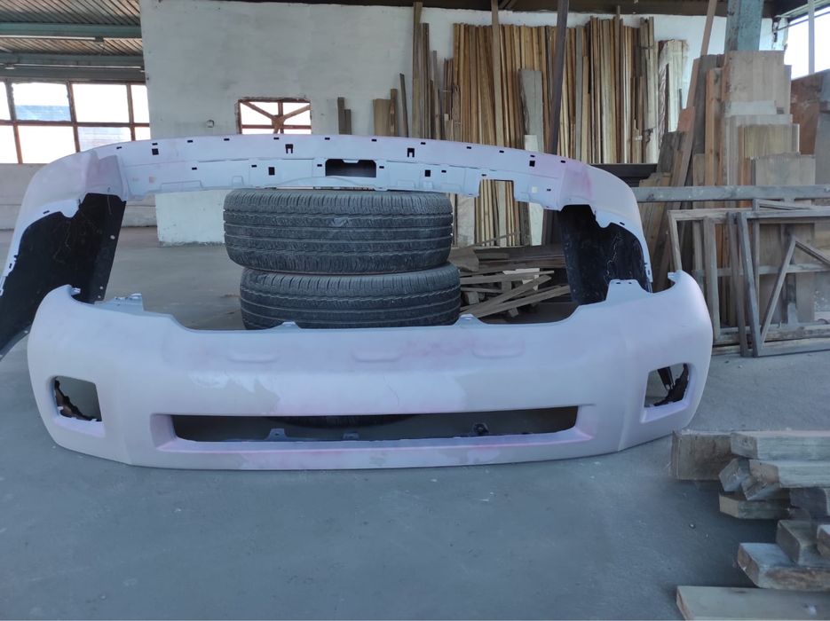 Тайота бампер задний и передний