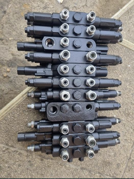 Distribuitor jcb 8030 8025