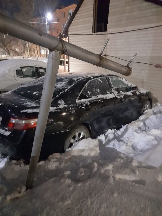 Машина тойота камри