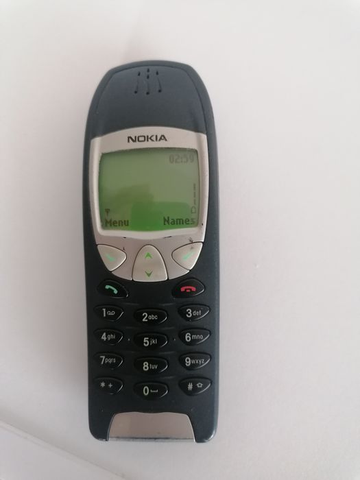 Nokia 6310 работи