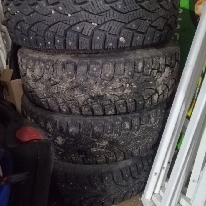 Продам зимнюю резину Centara snow cutter