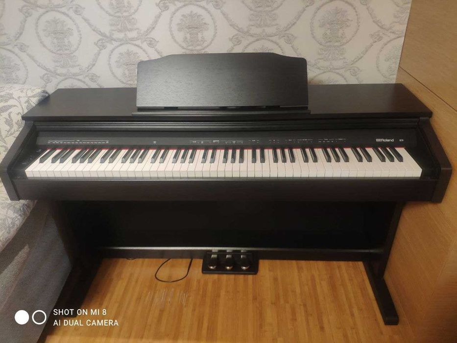 Цифровое фортепиано Roland RP30