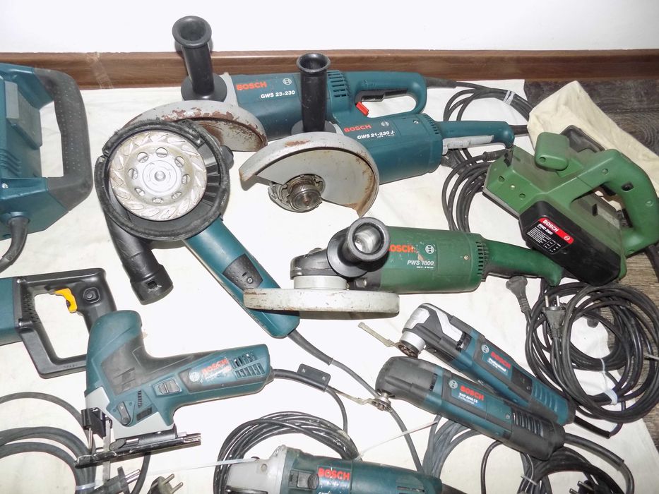 Scule Bosch 220V  profesionale(albastru) si semiprofesionale(verzi)