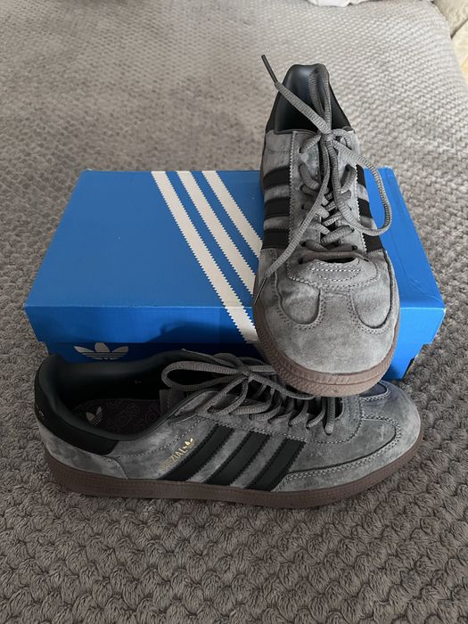 Продам кроссовки adidas spezial