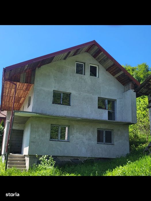 Casă de vânzare