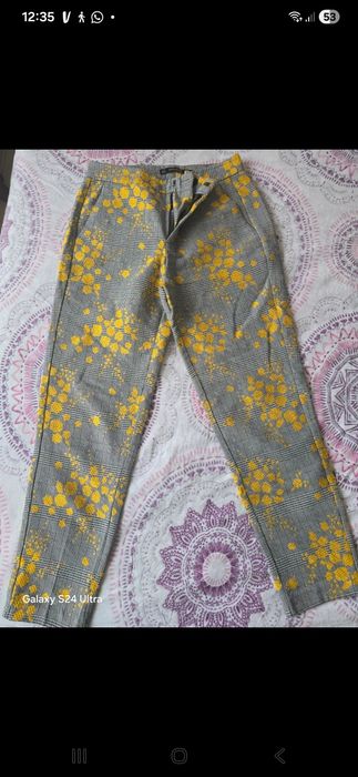 Pantaloni zara flori