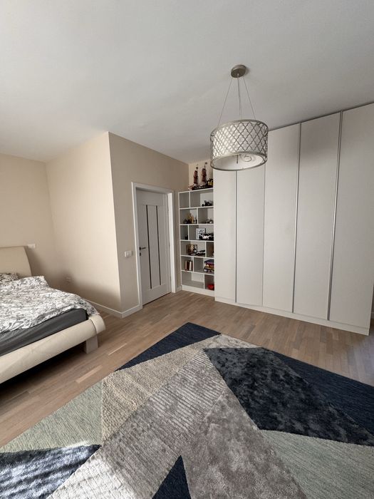 Vand casa in Mogosoaia langa padure