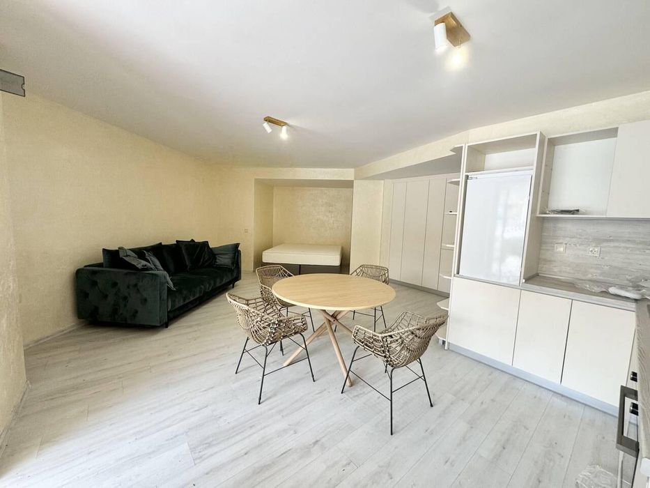 Продава се Едностаен апартамент в Бургас, Център - 45 кв.м за 1456 €/кв.м - Снимка #2