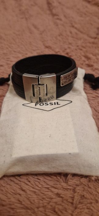 Vand 2 bratari originale de la Fossil