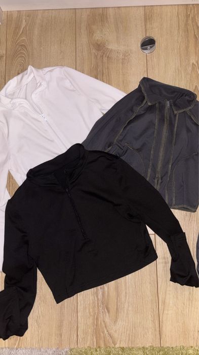 топове и рокля с паднали рамене