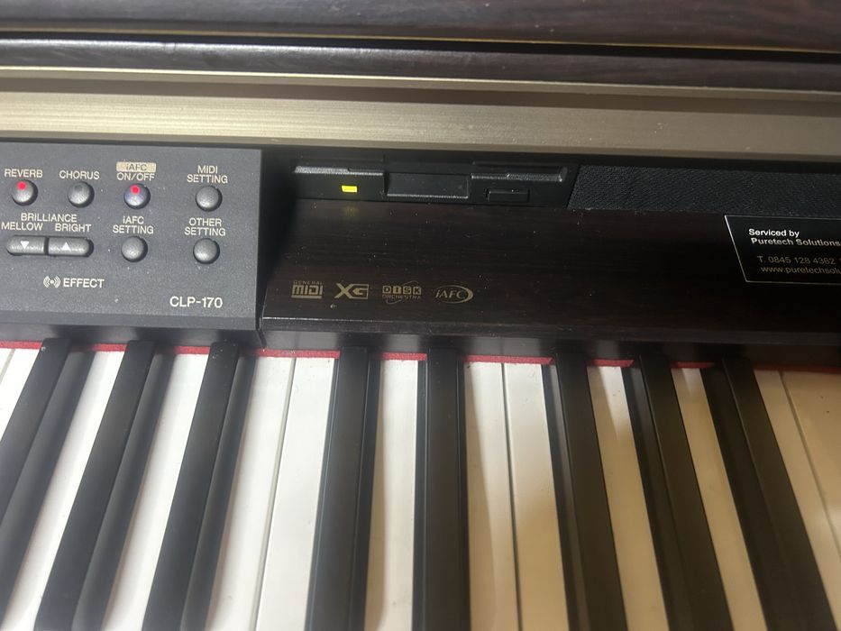 Pian Yamaha Clavinova CLP-170