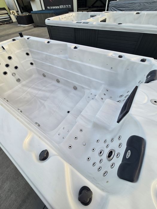 Плувни джакузита на ИЗПЛАЩАНЕ  с насрещтно течение в перфектно състоян